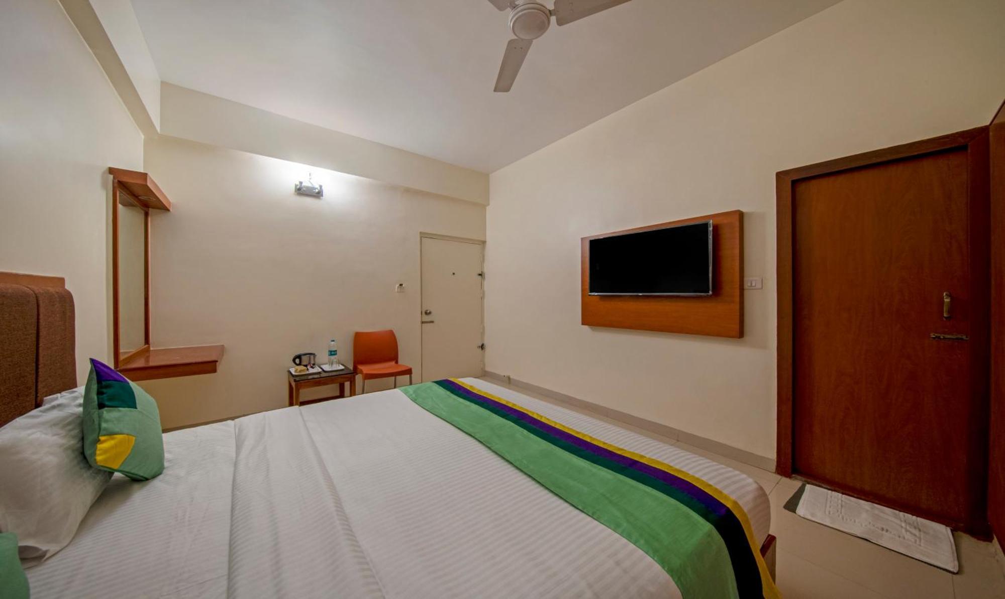 Treebo Sam Residency Hotel Coimbatore Bagian luar foto